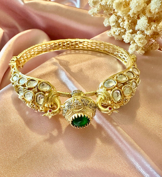 Emerald green Polki bracelet