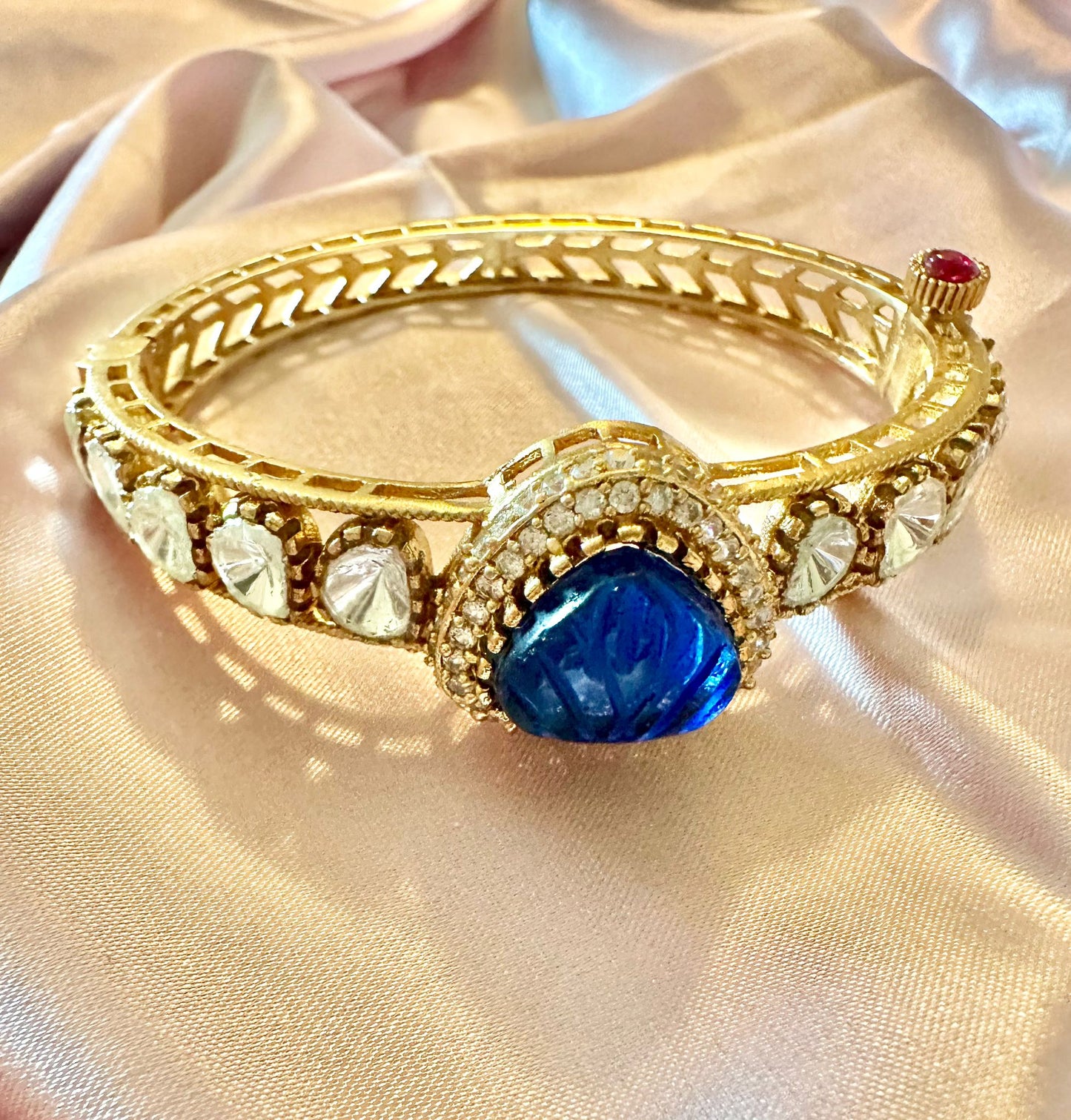 Sapphire Polki bangle