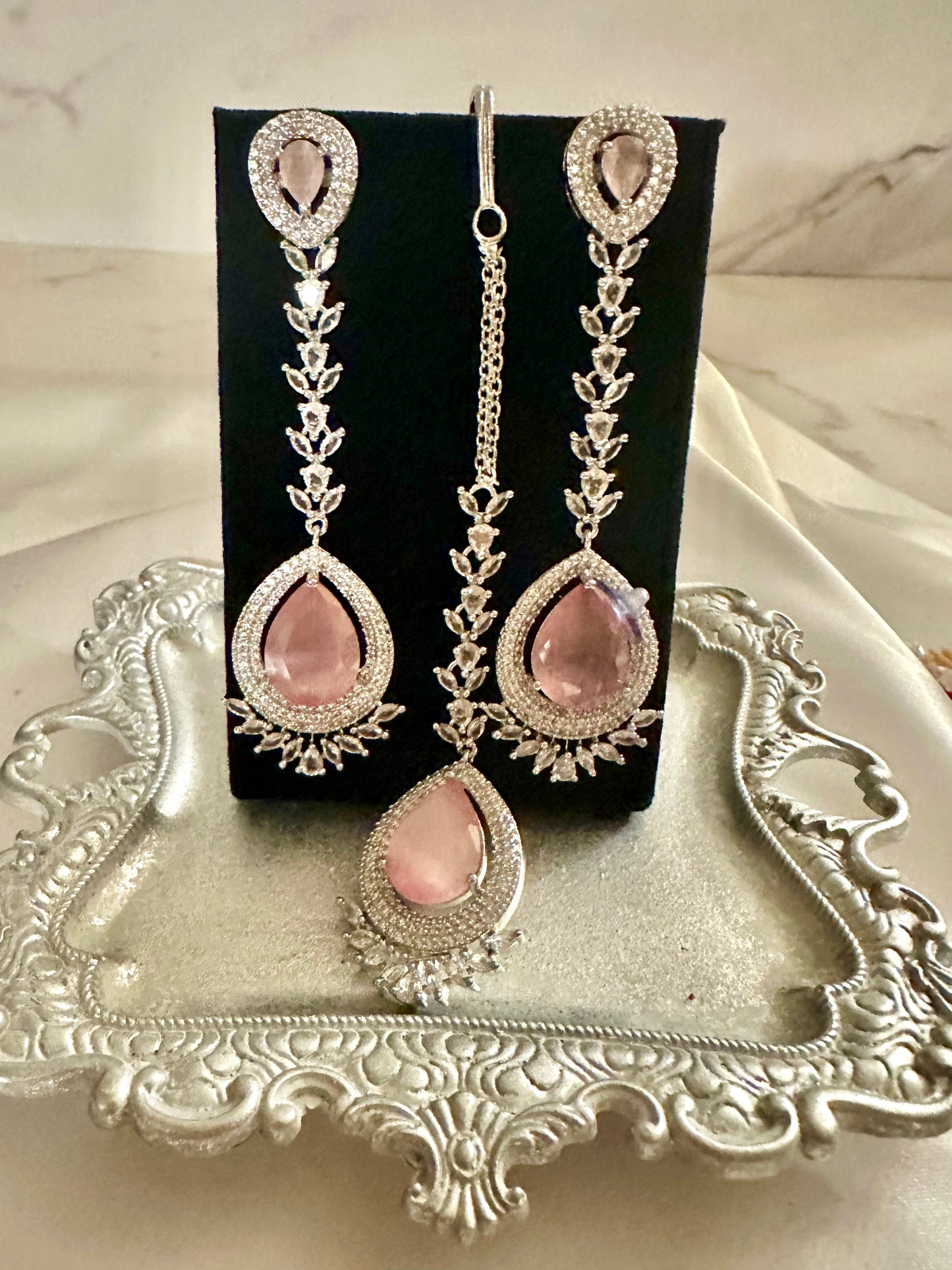 Pink stone ad earrings n maang tikka