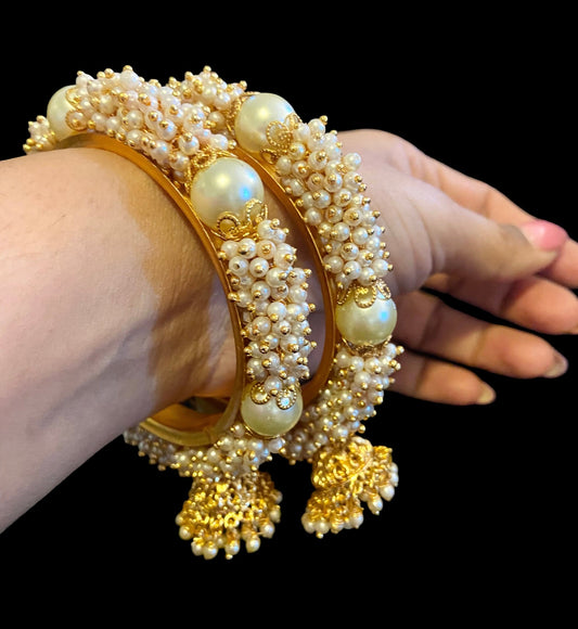 Set of bangles