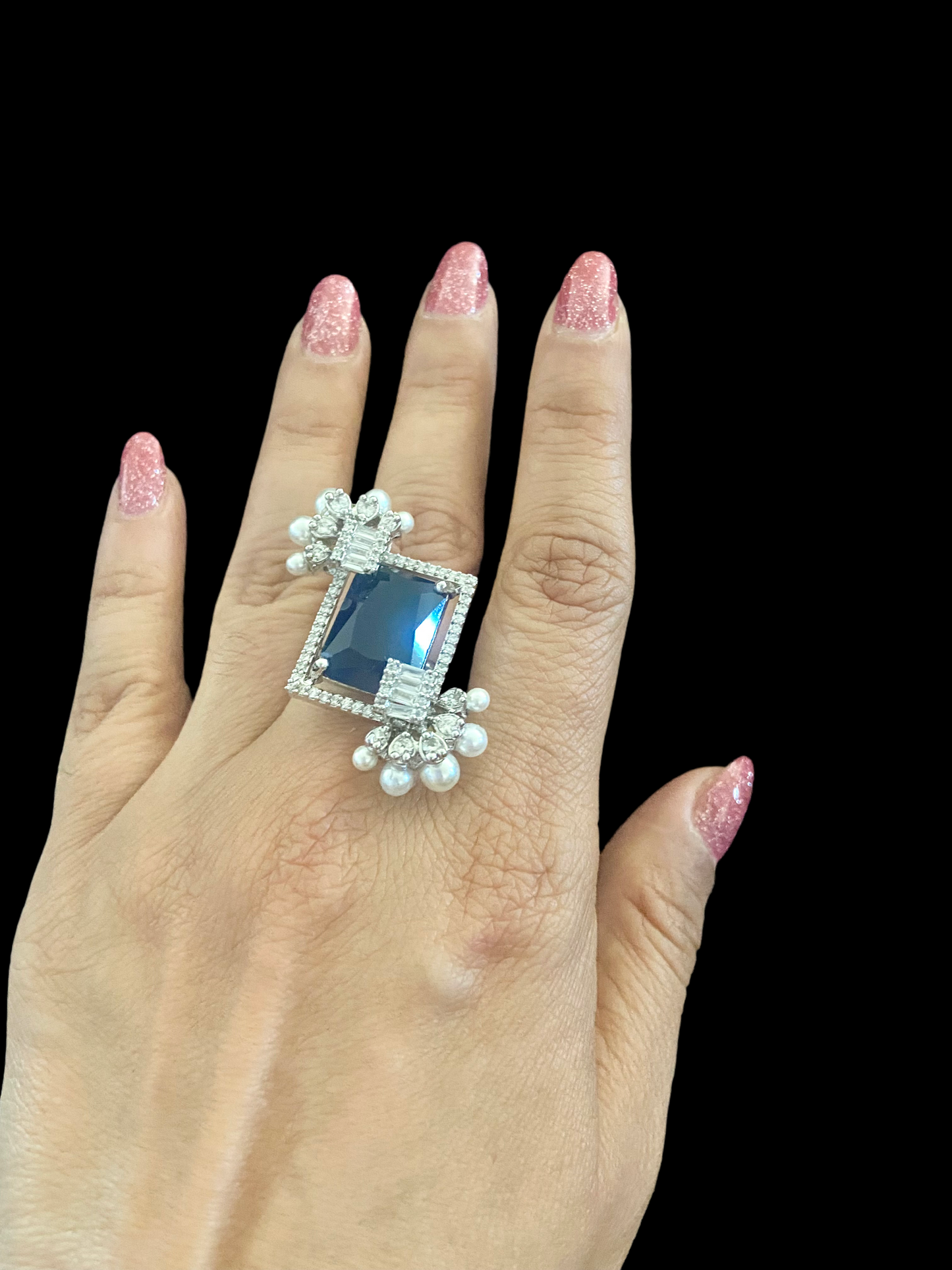 Sapphire diamente ring