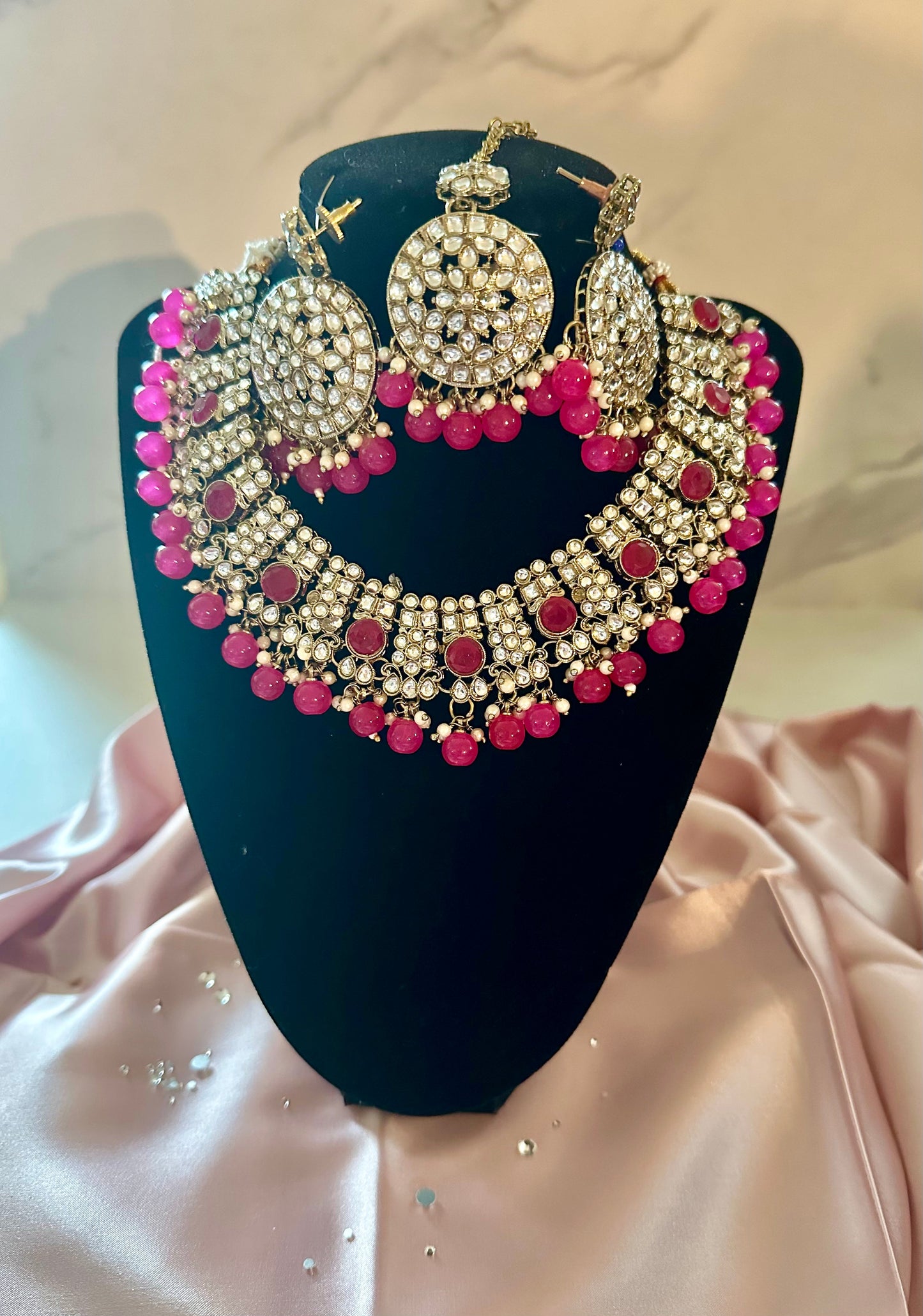 Fuchsia kundan set